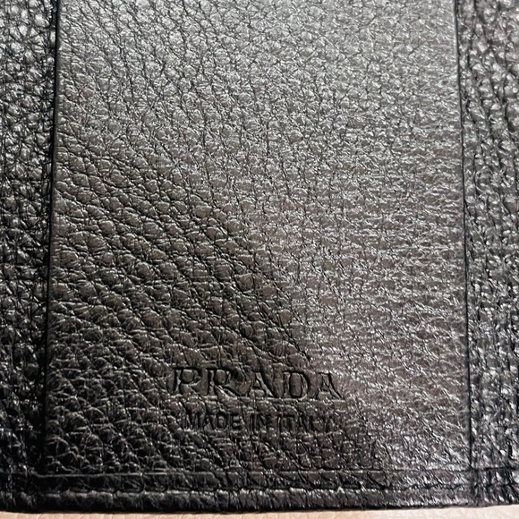 Authentic Vintage Prada Black Leather Wallet and Key Holder - Picture 8 of 9